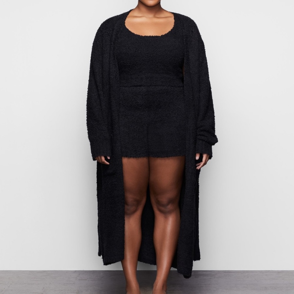 SKIMS Cozy Knit Robe in Onyx / Black